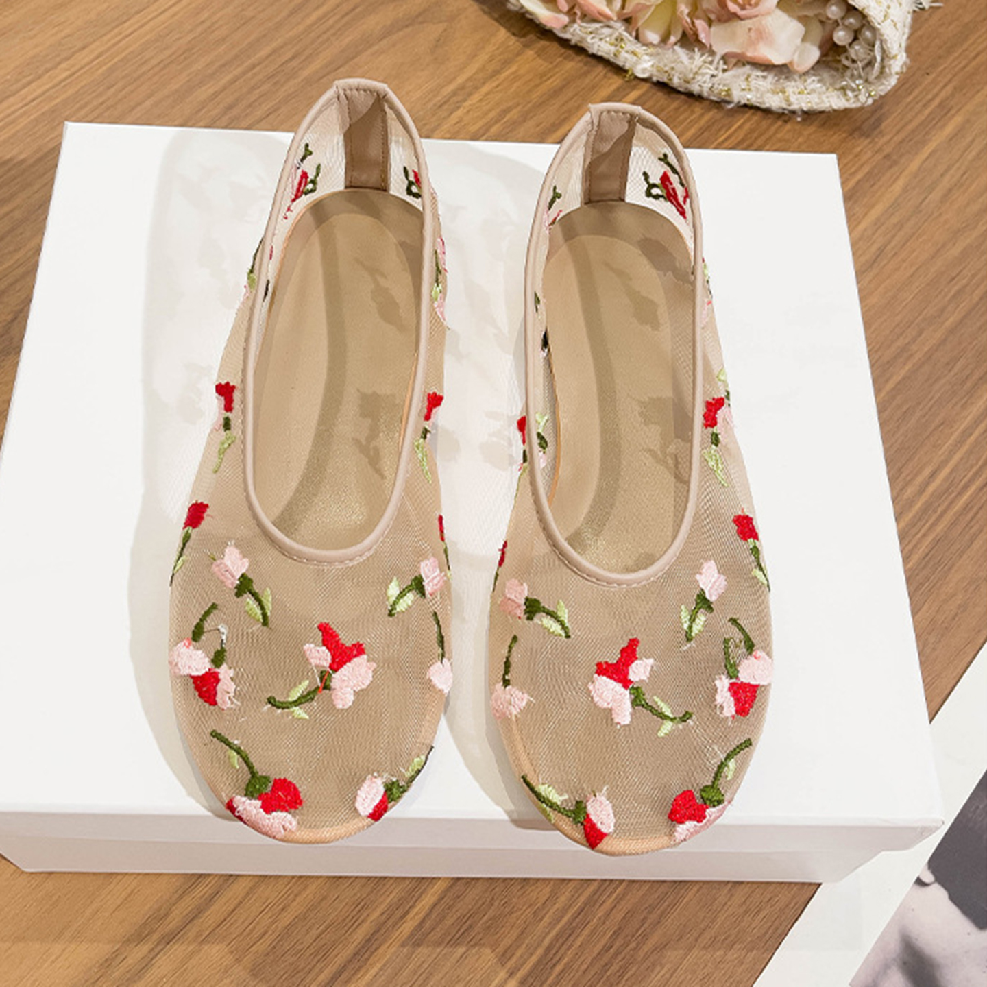Hand Embroidered Flowers Desig - Women'S Shoes Hands Free avis et prix