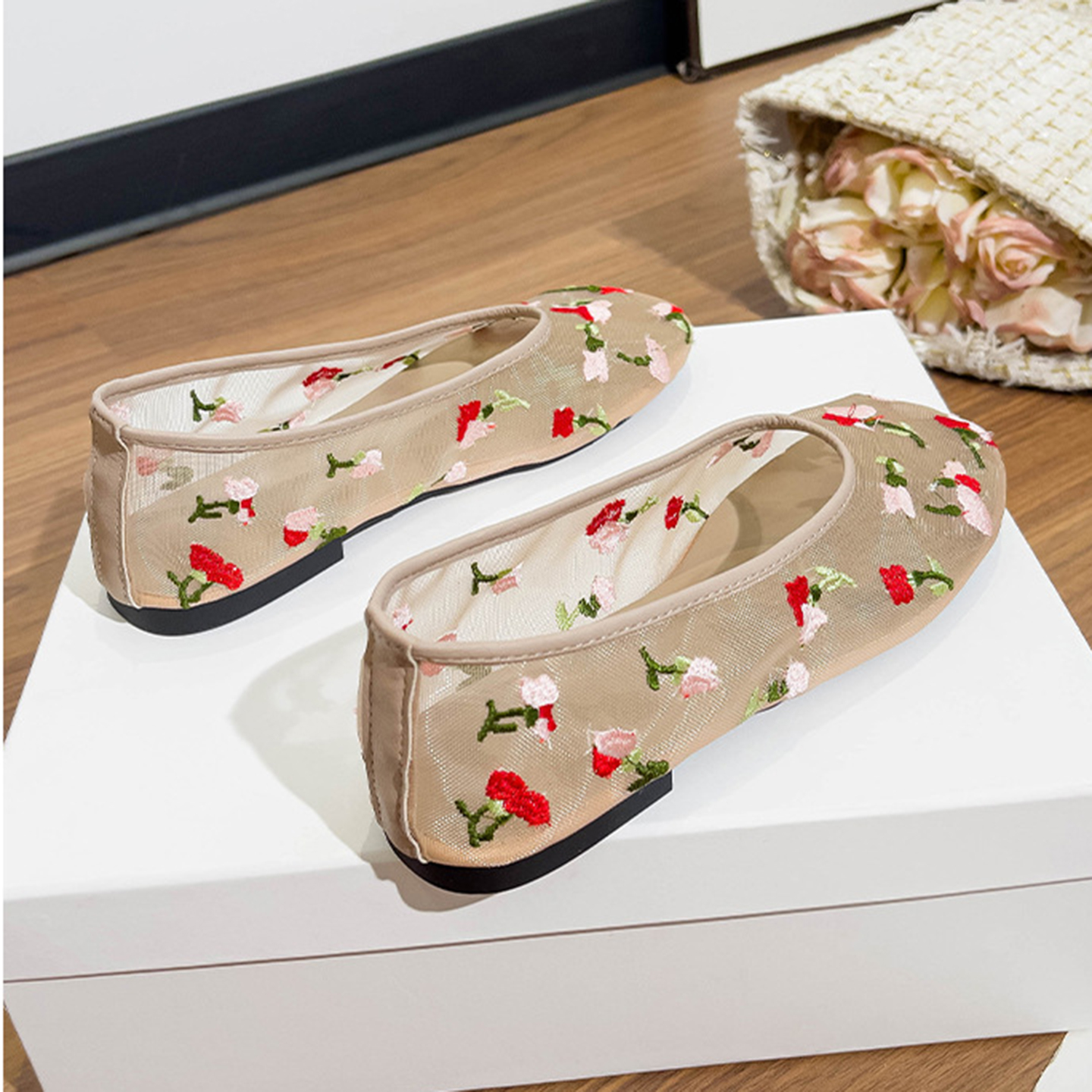 Hand Embroidered Flowers Desig - Women'S Shoes Hands Free avis et prix